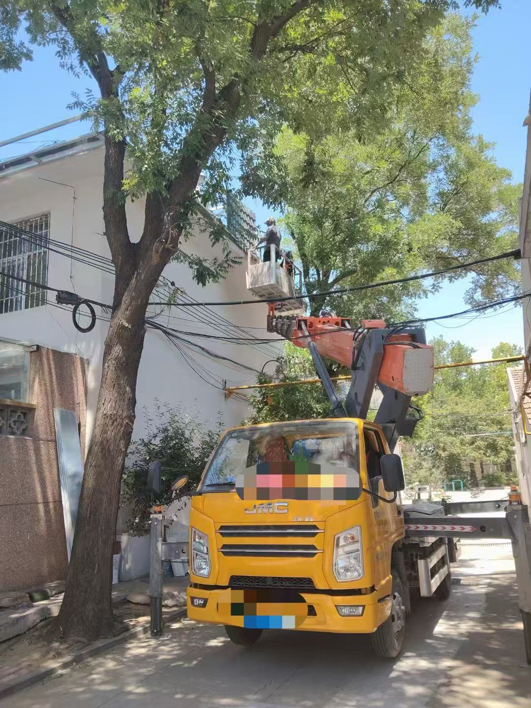 锦州市高空作业车能吊装重物吗？最大承载多少公斤？